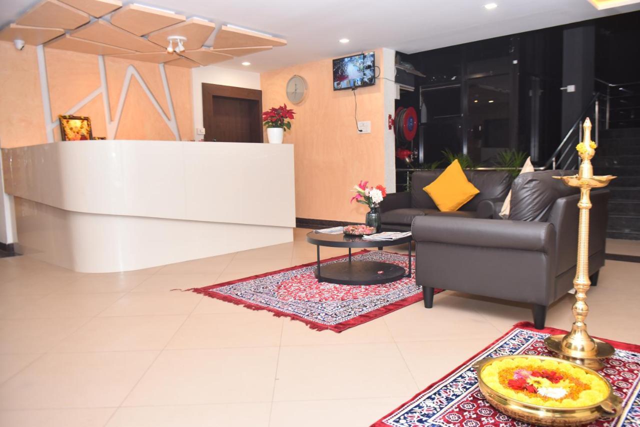 شقة M R Residency Dharwad. المظهر الخارجي الصورة